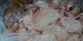 Thịt gà đông lạnh tiềm ẩn nguy cơ ung thư không ngờ