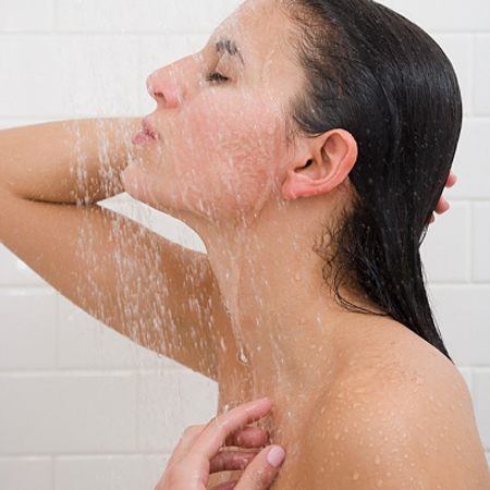 5 thời điểm bạn tuyệt đối không nên tắm trong mùa hè