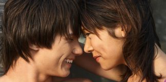 Đi ngang cửa phòng con trai, tôi muốn ngất khi nhìn thấy cảnh bên trong