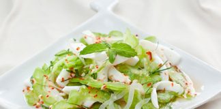 Mực trộn khổ qua chua ngọt cho bữa cơm ngày nắng