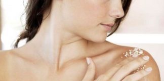 Cách tẩy da chết bằng muối và đường