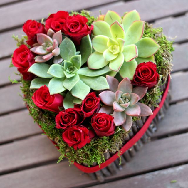 Cách cắm hoa hình trái tim độc đáo cho ngày Valentine