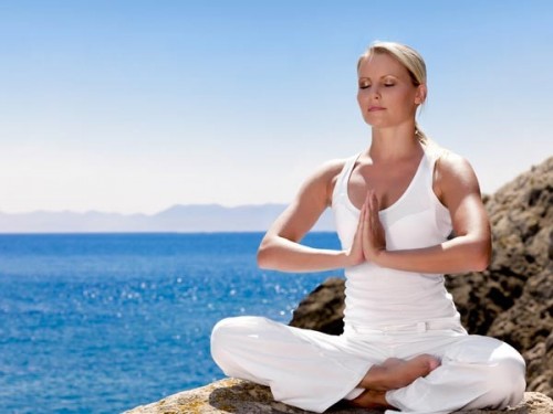 Cách chữa đau cổ tay hiệu quả với bốn bài tập Yoga 3