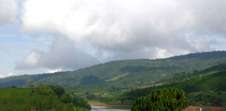 Đếm thăm hồ nước ngọt rộng nhất Đà Lạt