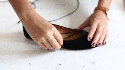 Mách bạn gái tự làm giày buộc dây thật 'sành điệu củ kiệu'