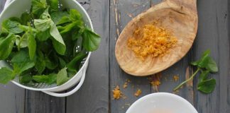 Cách dưỡng ẩm và tẩy da chết bằng dầu dừa và bưởi - 1