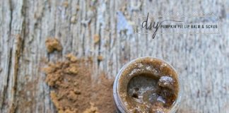 Tẩy tế bào chết và dưỡng môi với bột làm bánh