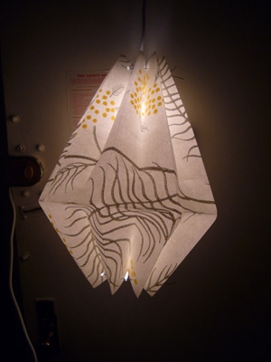 Cách làm lồng đèn Trung thu bằng giấy đơn giản mà đẹp mắt