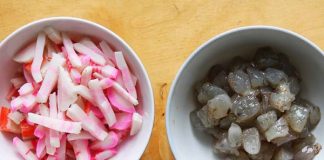 Cách làm nem hải sản cho mâm cỗ Tết thêm hương vị biển