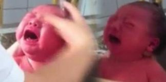 Clip tắm bé sơ sinh gây phẫn nộ: "Niềm vui" lạ của GĐ bệnh viện