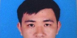 Hai cô gái bị buộc bán dâm để nuôi cảnh sát dỏm