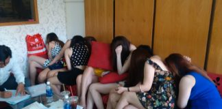 Triệt phá tiệm hớt tóc "sung sướng" giá 1 triệu đồng/lần