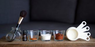 Tự làm dầu gội đầu khô cho cô nàng bận rộn