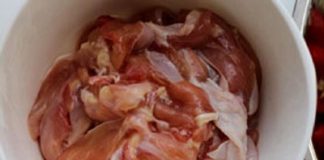 Làm món thịt gà xào súp lơ cho bữa tối cuối tuần