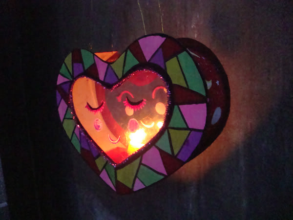 Cách làm đèn lồng bằng giấy hình trái tim 'cấm bỏ qua'