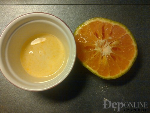 Bí quyết xóa tan mụn cám bằng baking soda và nước cam