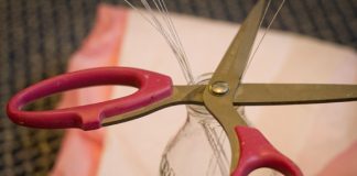 Khéo tay làm bình hoa giấy handmade đáng yêu