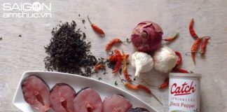 Biến tấu món cá lóc kho lá trà xanh đậm đà bữa cơm tối