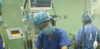 Bé trai biến thành con gái sau 4 tháng chào đời