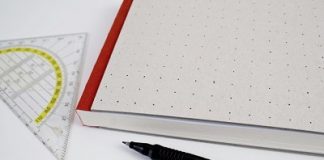 Cách trang trí sổ tay thêm cá tính bằng chỉ thêu