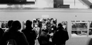 Vì sao người Nhật không nhường ghế cho người già, phụ nữ?