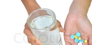 Những hiểm họa do uống thuốc lẫn nước trái cây