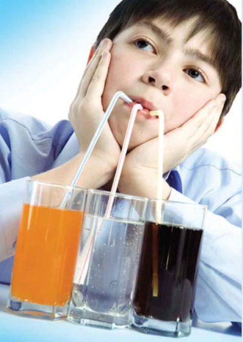 10 thói quen uống nước gây hại sức khỏe