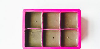 Thông minh biến ống nghiệm thành lọ hoa đẹp ngất ngây