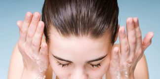 Làm sao để thoát khỏi mụn đầu đen?