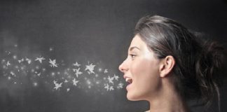 Cách vệ sinh lưỡi cho hơi thở luôn thơm tho