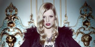 Son môi màu đỏ mận đẹp ấm áp mùa đông 2013