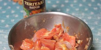 Bánh mỳ kẹp thịt gà sốt Teriyaki