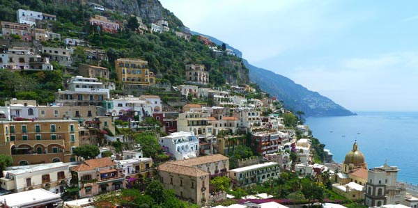 Say đắm vẻ đẹp những ngôi làng Địa Trung Hải