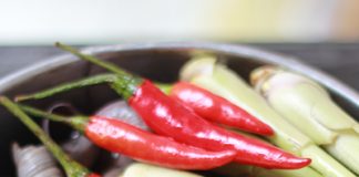 Cách làm ốc xào sả ớt thơm nồng, hấp dẫn