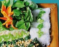 Làm sao để làm món cua nướng lá lốt?