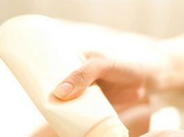 Làm sao để bảo vệ đôi tay nứt nẻ mùa đông