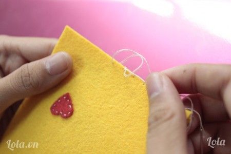 Cách làm bao điện thoại handmade từ vải dạ