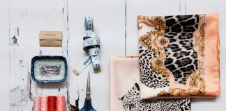 Chế váy lạ từ những chiếc khăn quen