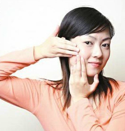 Mẹo massage mặt giúp tạo khuôn mặt V-line