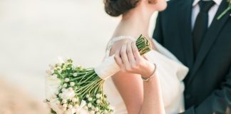 Bạn trai bảo "Mẹ anh bảo phải thử trước, dính thì mới cưới!"