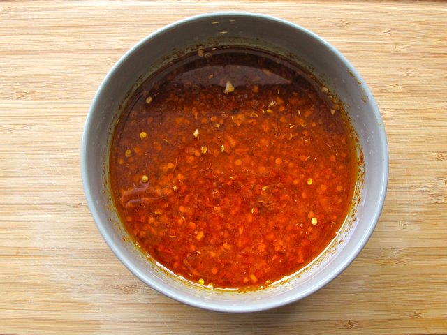 Làm gà nướng chanh ớt chua cay cực ngon