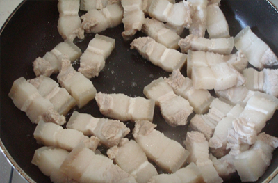 Cách làm món thịt ba chỉ kho cà rốt tuyệt ngon cho ngày lạnh