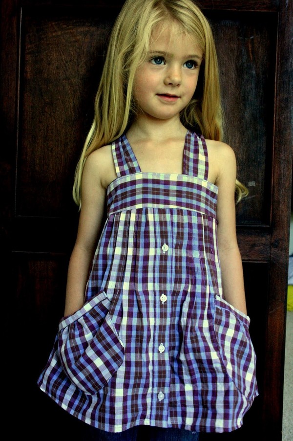 May váy đầm hai dây cho bé từ áo sơ mi cũ của bố mẹ
