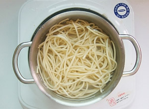 Hướng dẫn làm Spaghetti ngô!