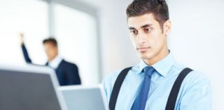 Làm sao cải thiện tư thế ngồi để khỏe?