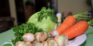 Làm dưa món thơm giòn kiểu miền Trung để dành ăn Tết