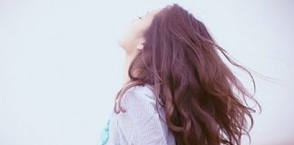 Này anh, tình yêu màu gì anh có biết không?