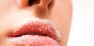 Bật mí cách dưỡng môi bằng dầu dừa không lo nứt nẻ