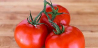 Cách làm đẹp "từ ngoài vào trong" chỉ nhờ cà chua