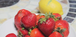 Những người không nên ăn dâu tây